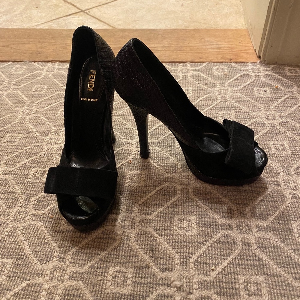 Fendi bow heels EUC size 36.5